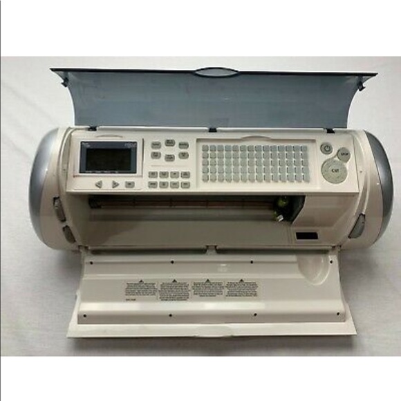 Original Cricut machine with cartridge - Picture 1 of 1